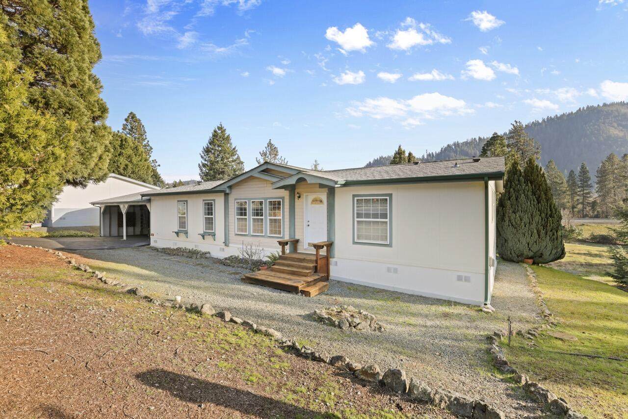 5648 Foothill Boulevard - Photo 1