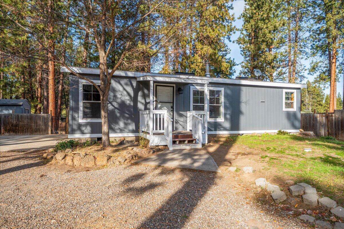 60463 Umatilla Circle - Photo 1