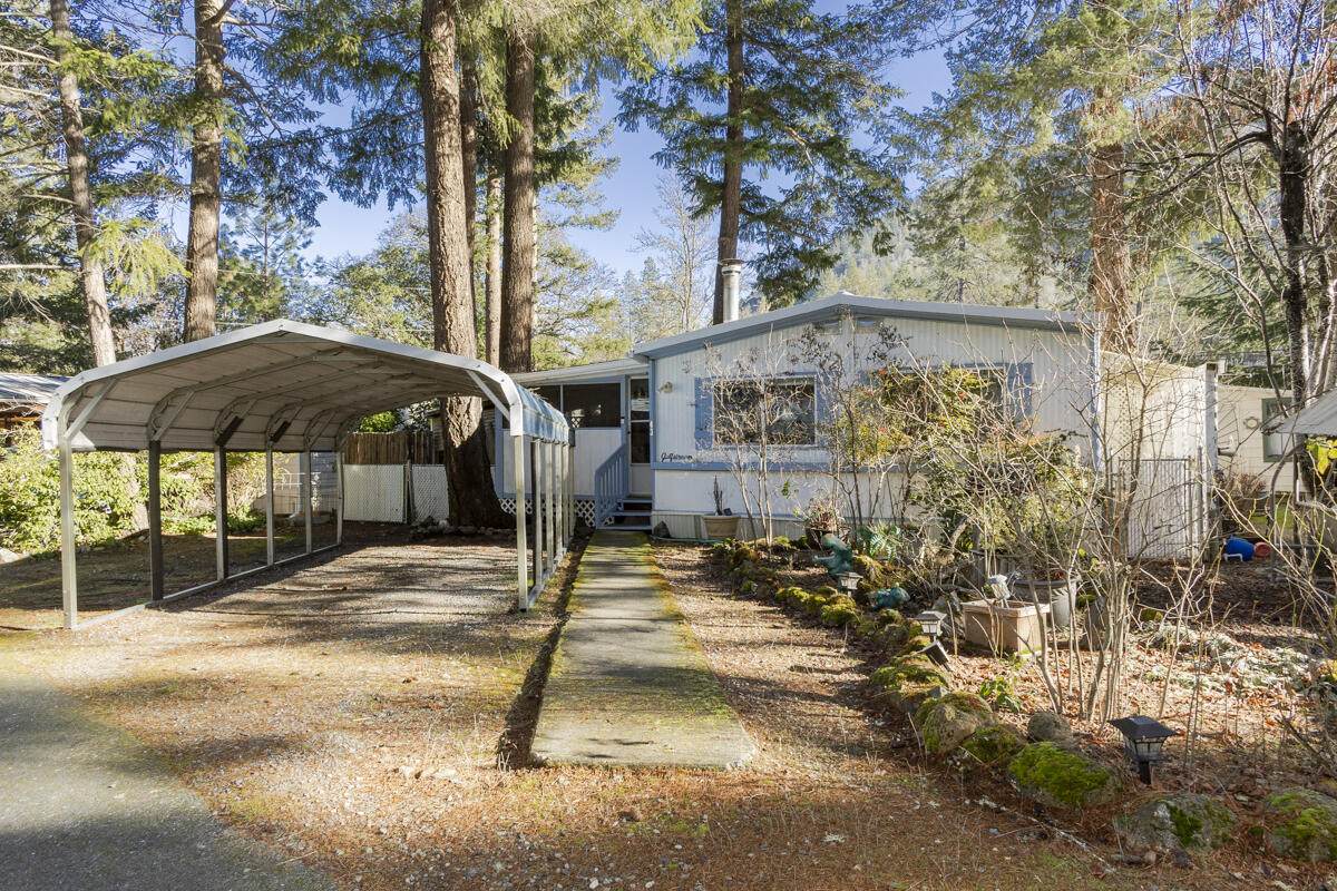 537 Thompson Creek Road - Photo 1