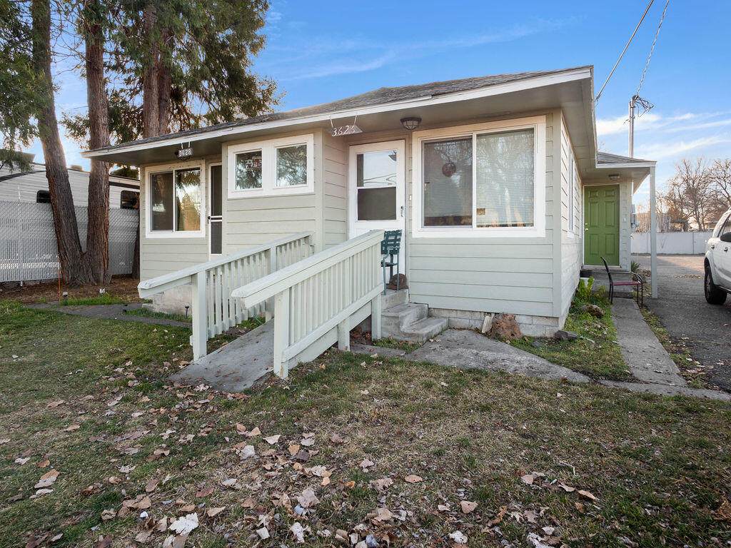 3614 Summers Lane - Photo 1