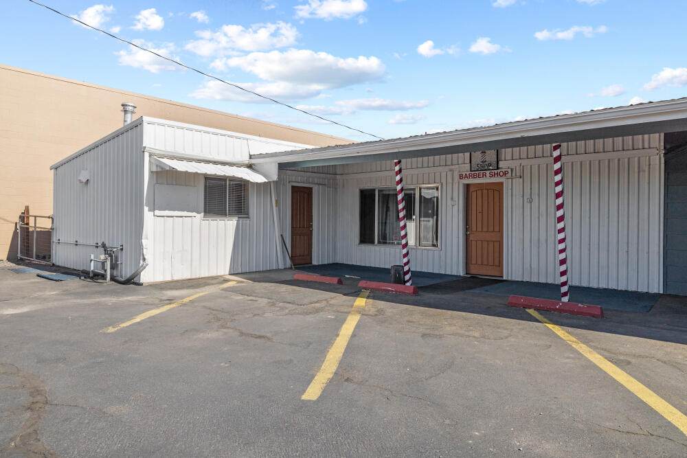 1633 Division Street - Photo 1
