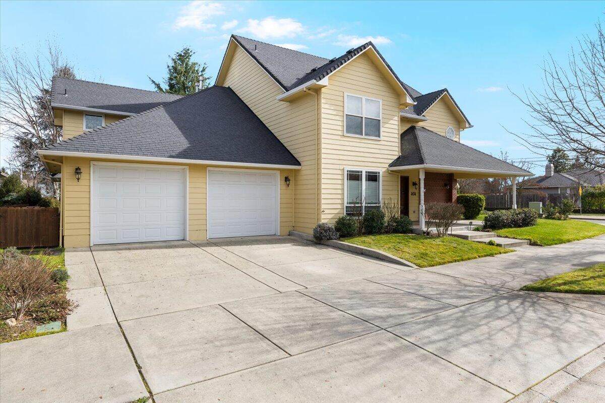 404 Silver Creek Drive - Photo 1