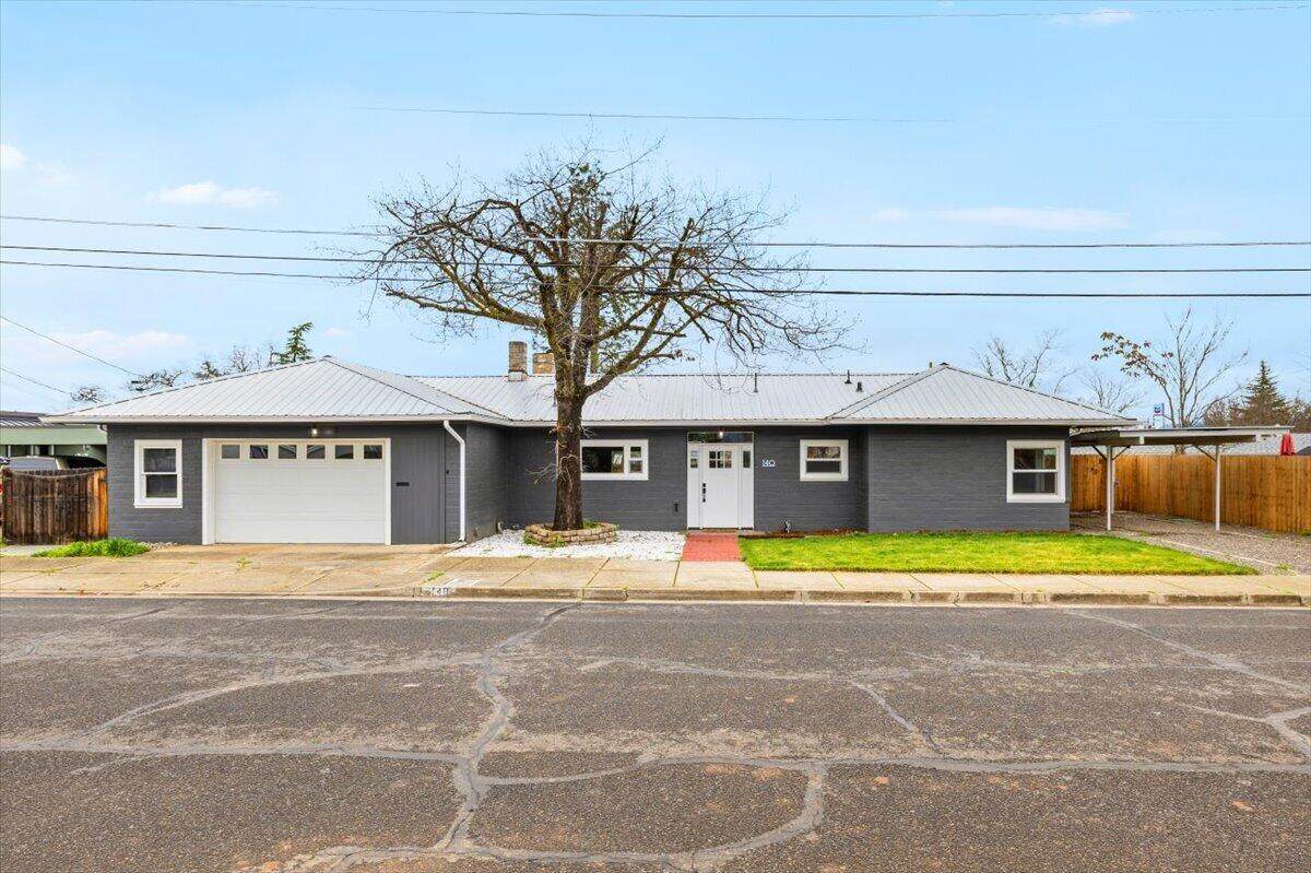 140 8th Street - Photo 1
