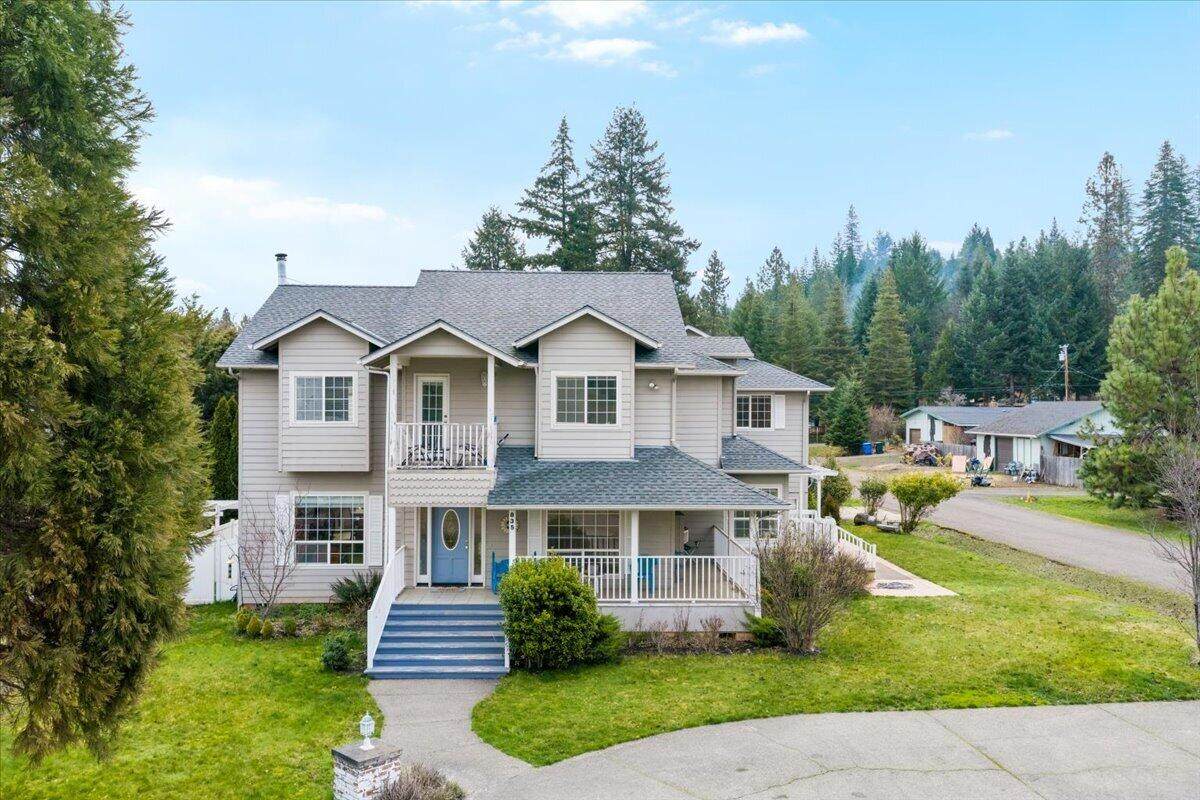 835 Redwood Avenue - Photo 1