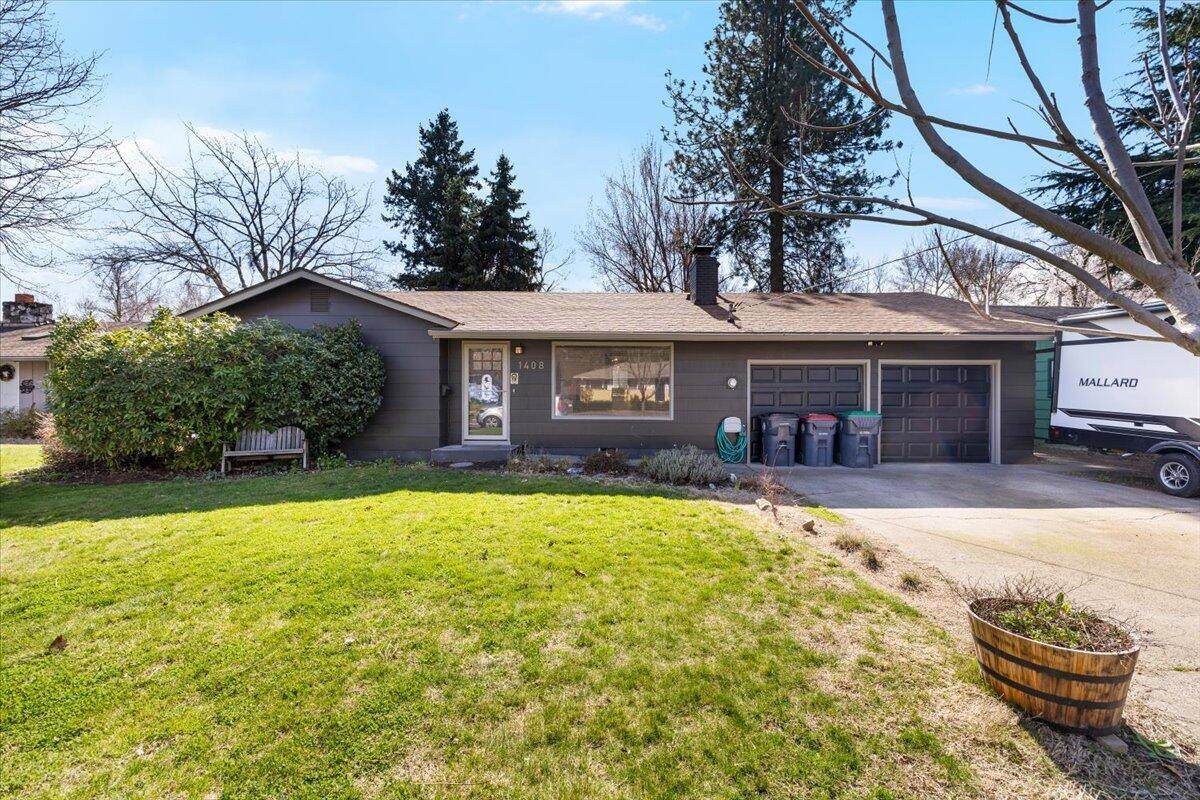 1408 Siskiyou Boulevard - Photo 1