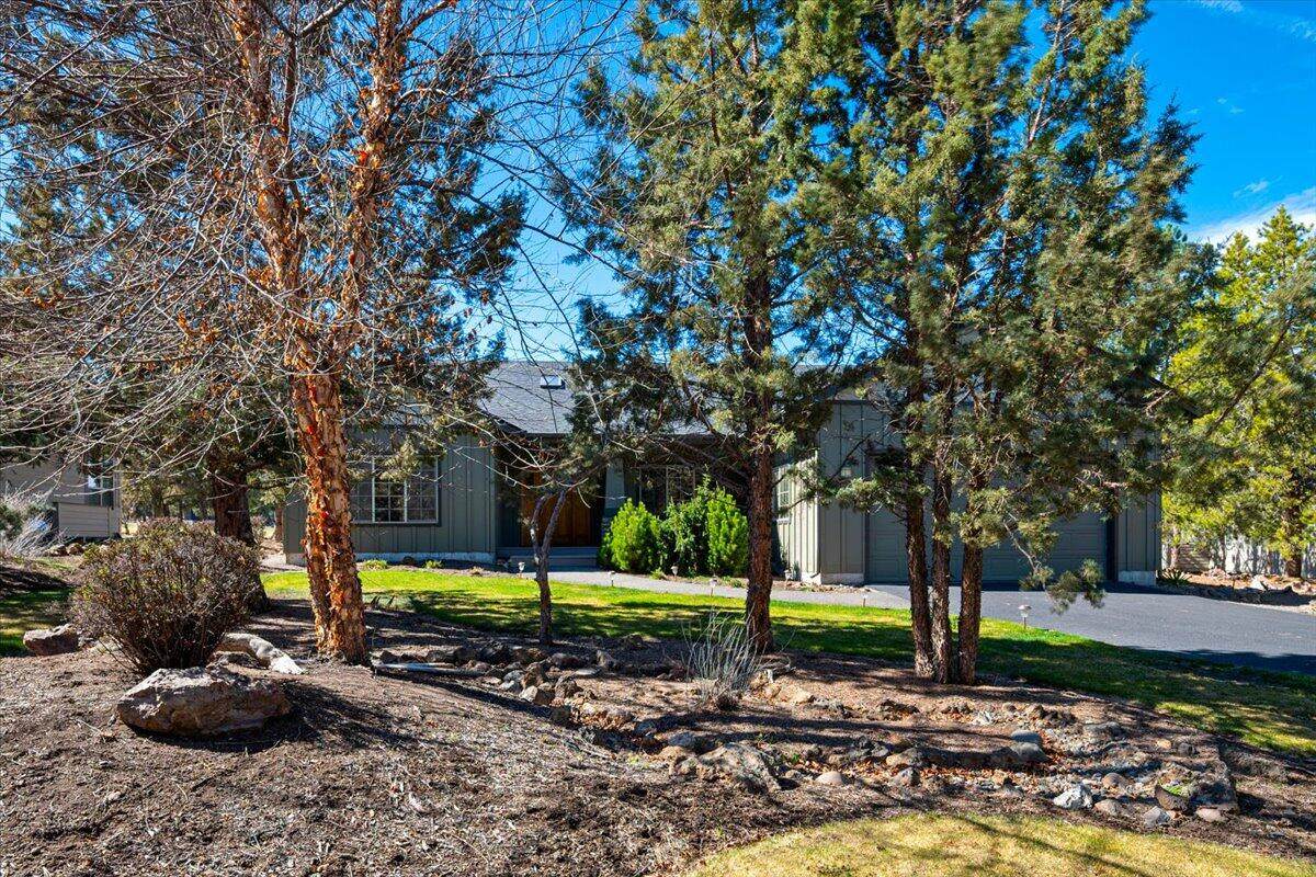 387 Goshawk Court - Photo 1
