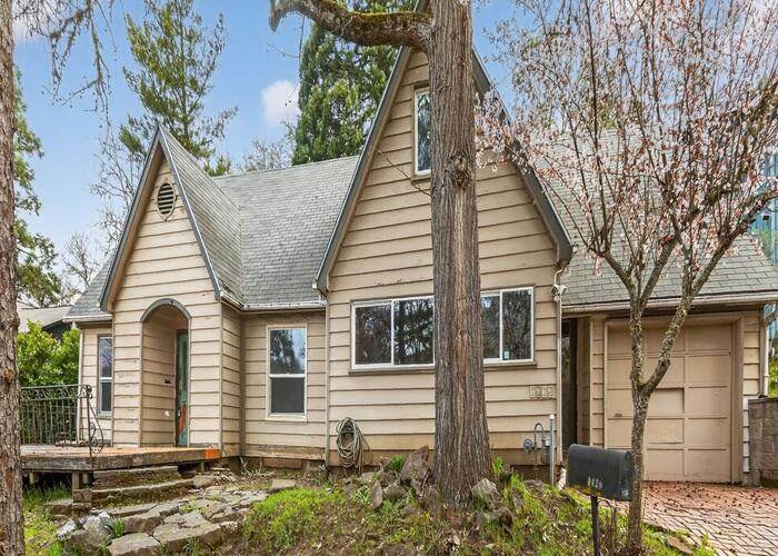 1426 Overlook Avenue - Photo 1