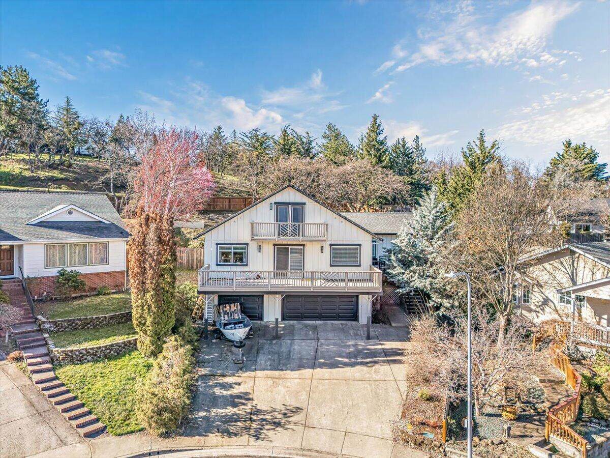 135 Candice Court - Photo 1