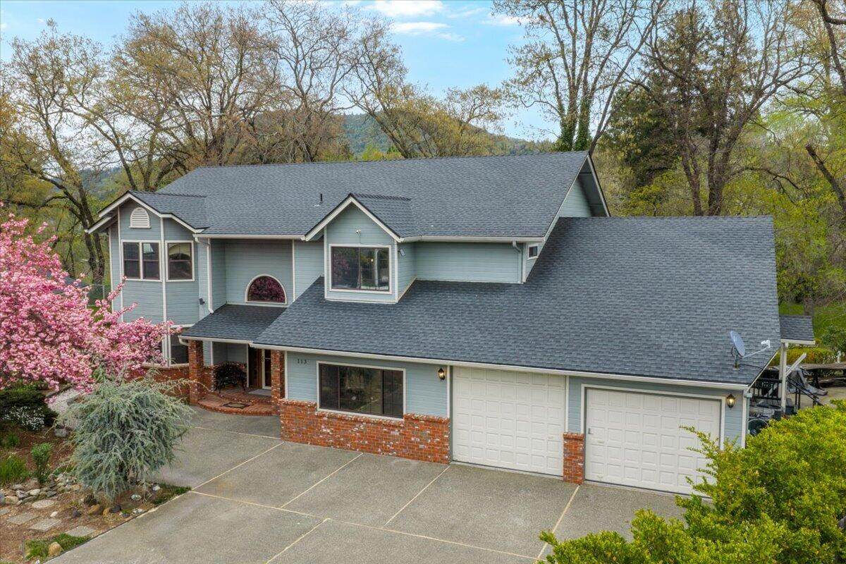 113 Walnut Drive - Photo 1