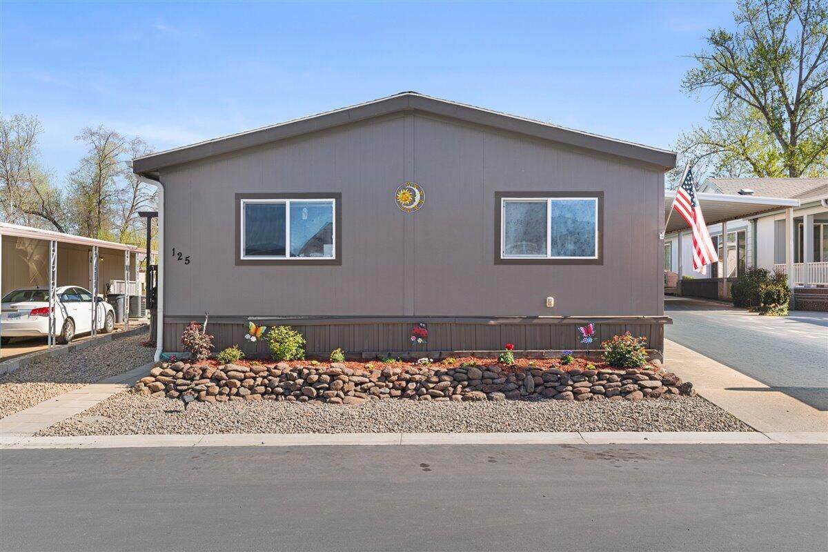 3555 Pacific Highway - Photo 1