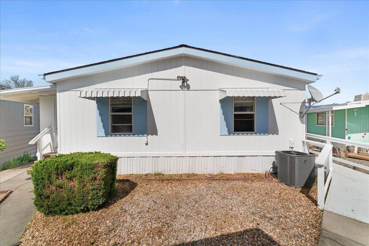 114 Briarwood Way - Photo 1