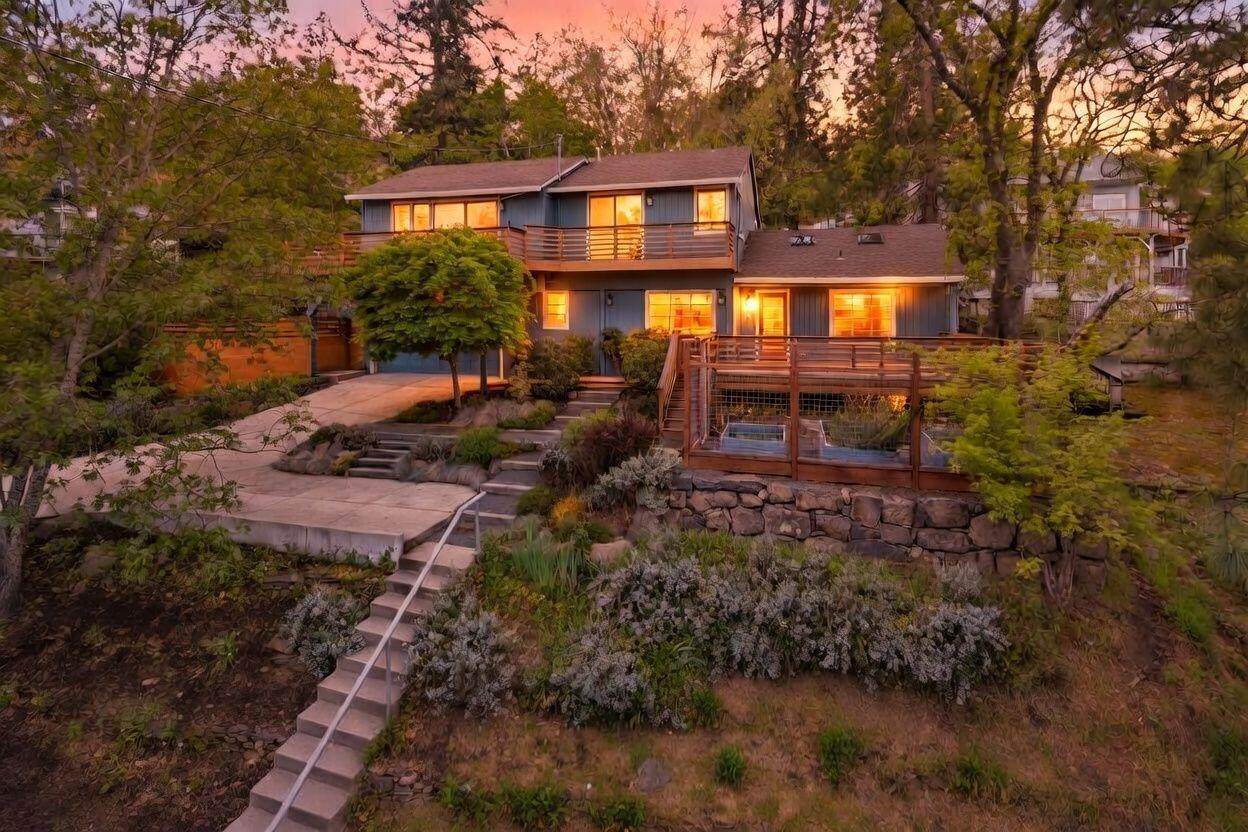 301 Hillcrest Street - Photo 1