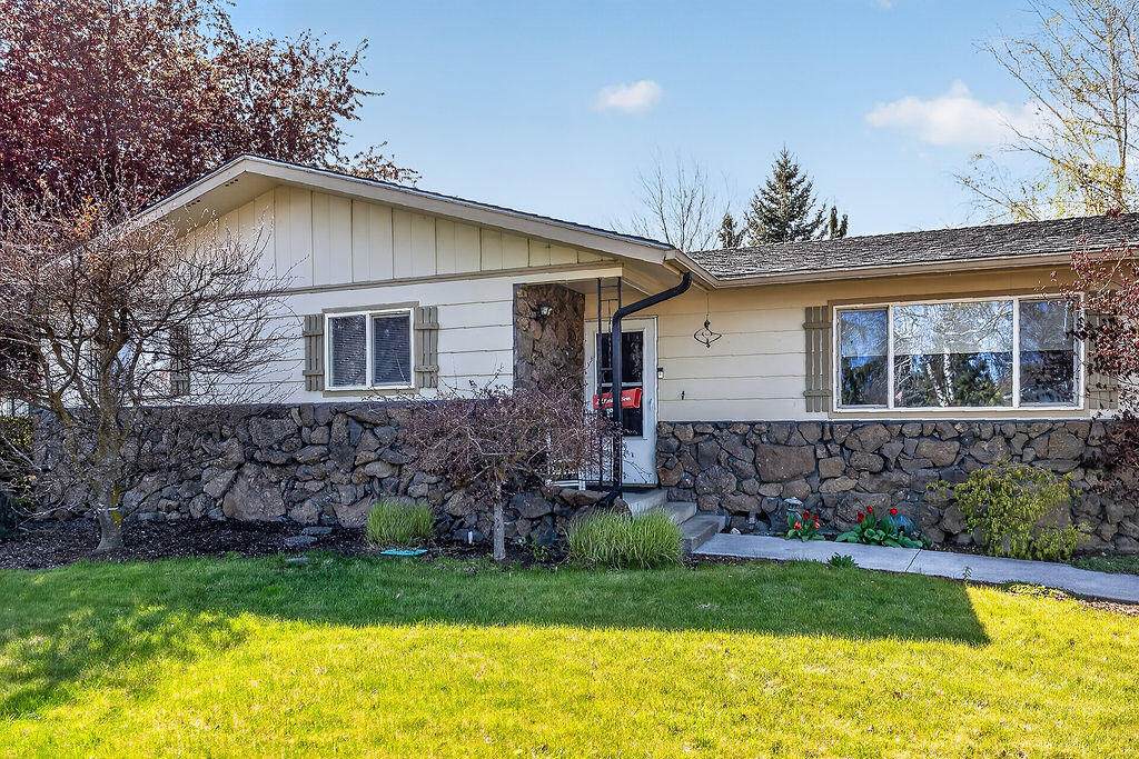 3805 Mazama Drive - Photo 1