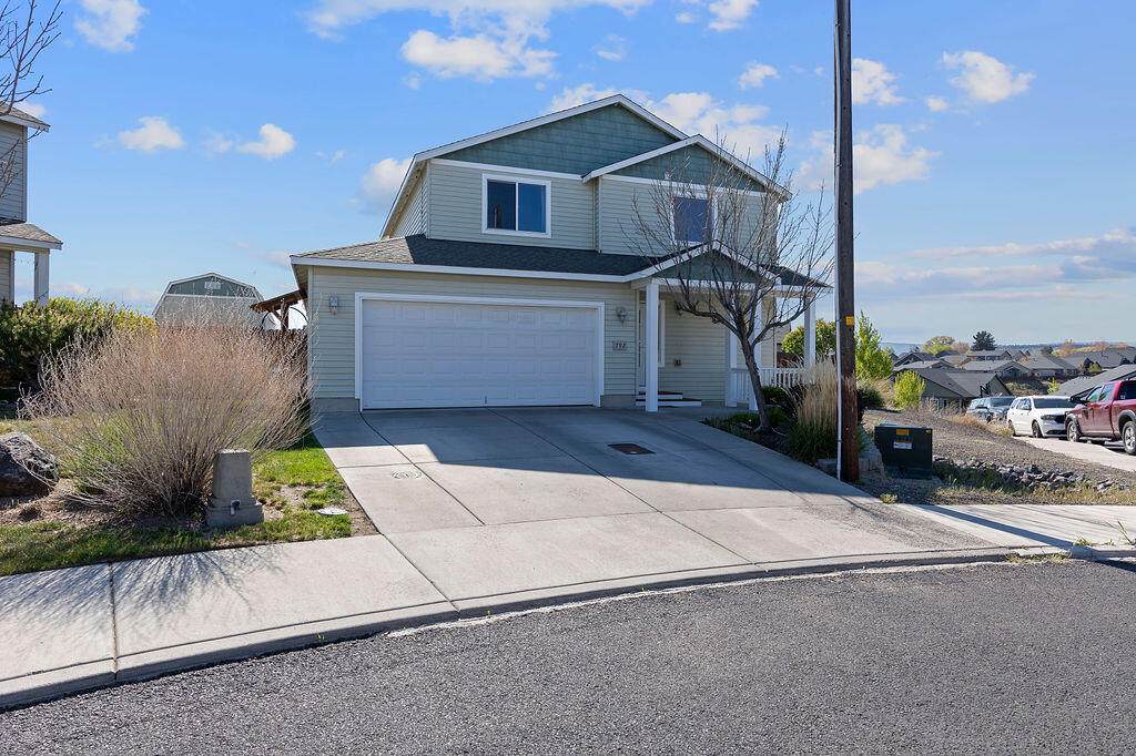 792 Robin Place - Photo 1
