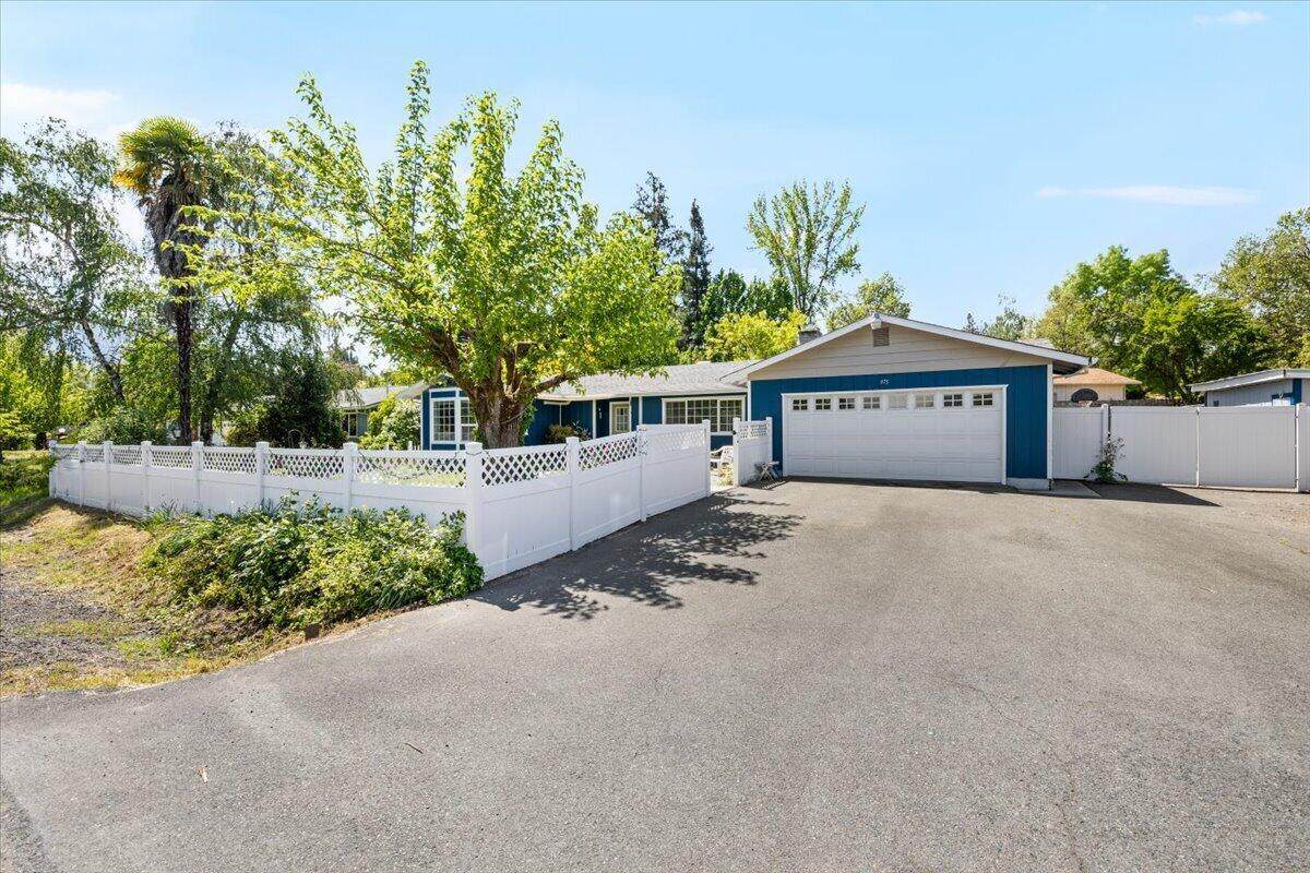 975 Fruitdale - Photo 1