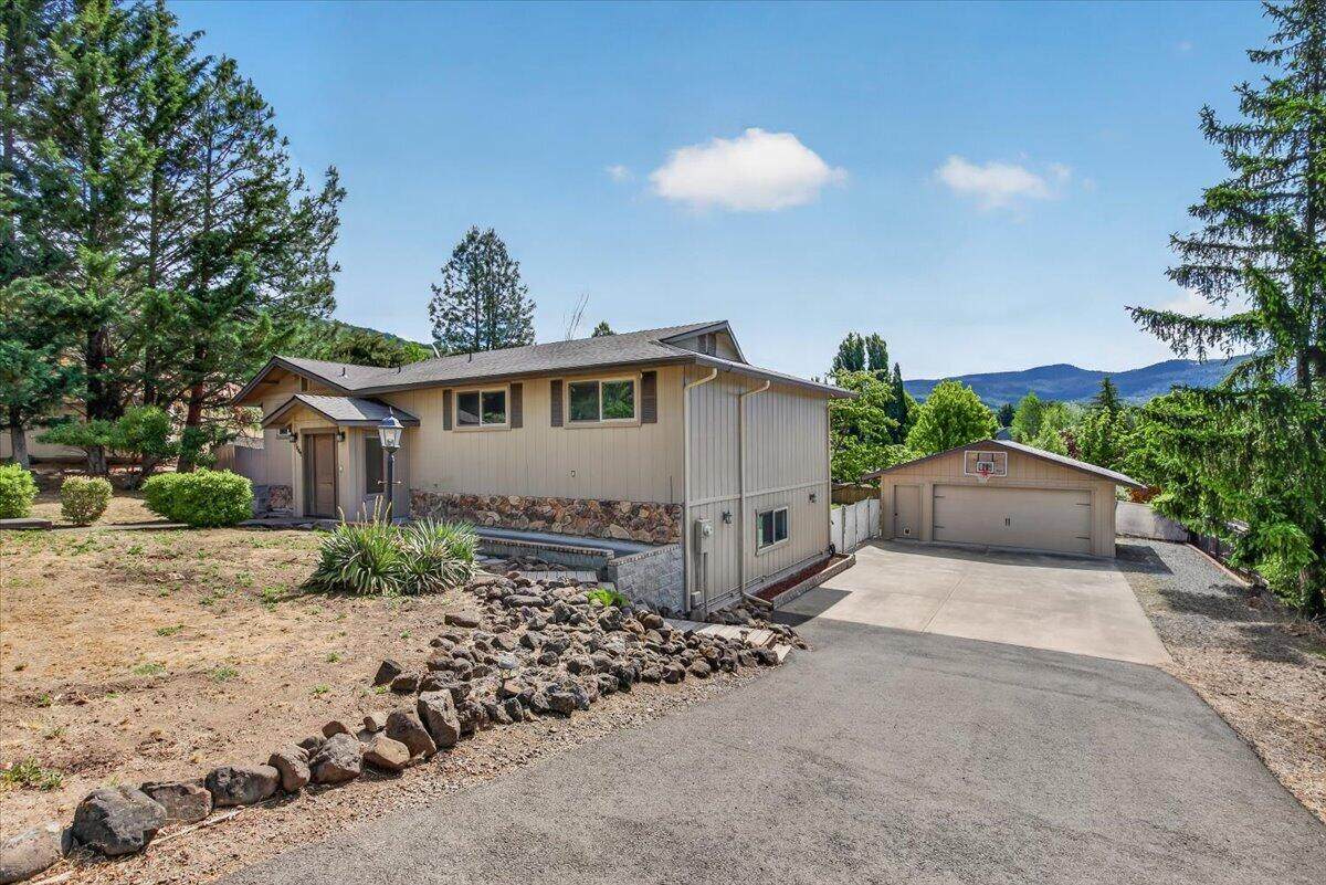 1568 Angelcrest Drive - Photo 1