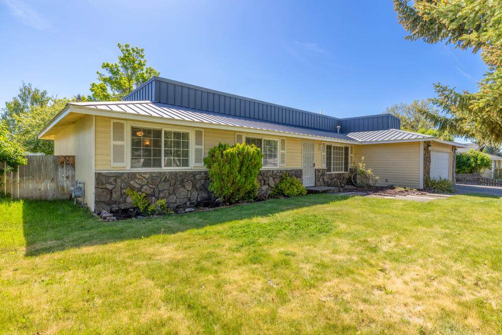 3867 Rio Vista Way - Photo 1