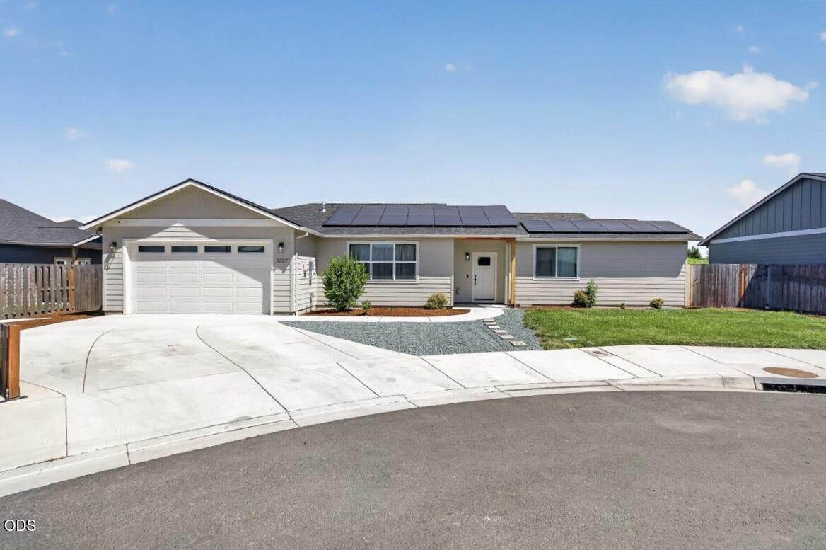 3327 Kingsbury Drive - Photo 1