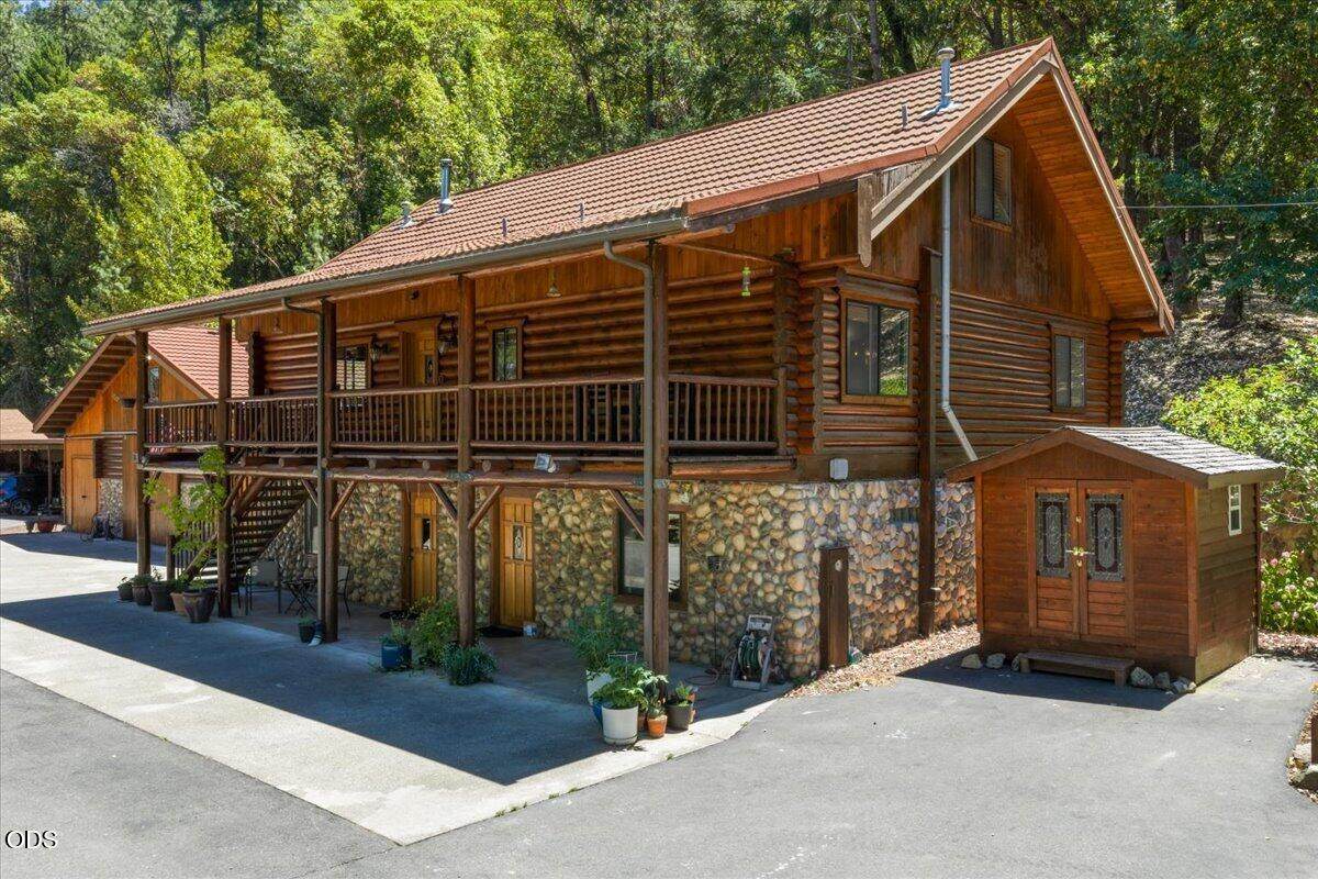 8155 Rogue River Highway - Photo 1
