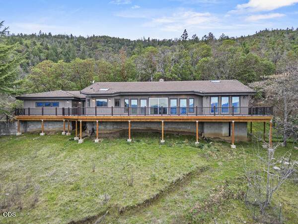 465 Strawberry Hill Lane - Photo 1