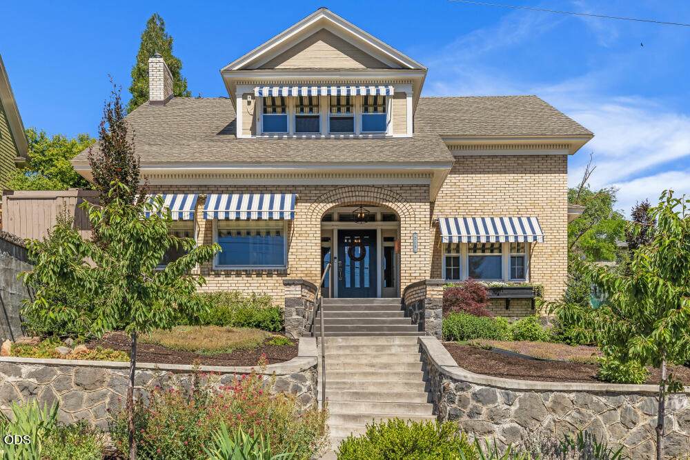 219 Pine Street - Photo 1