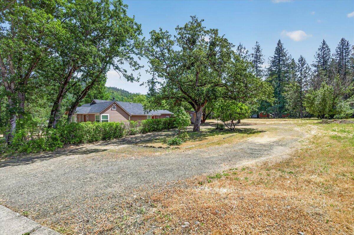 125 Hudspeth Lane - Photo 1