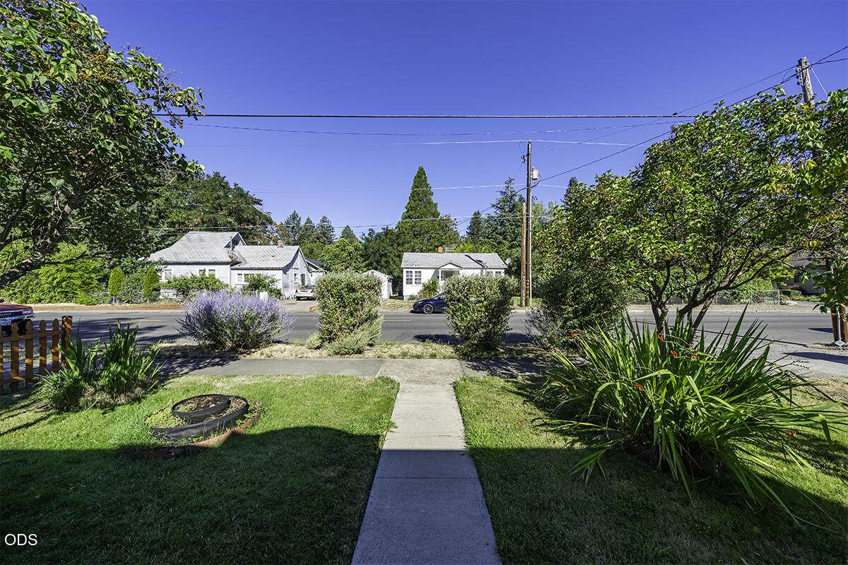 709 2nd Street - Photo 1