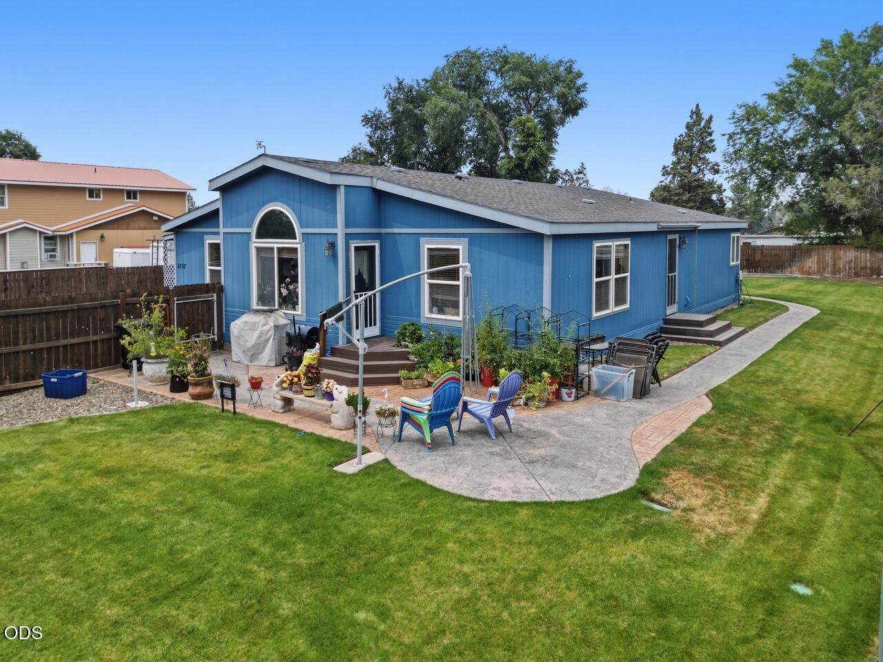 3737 Oak Avenue - Photo 1
