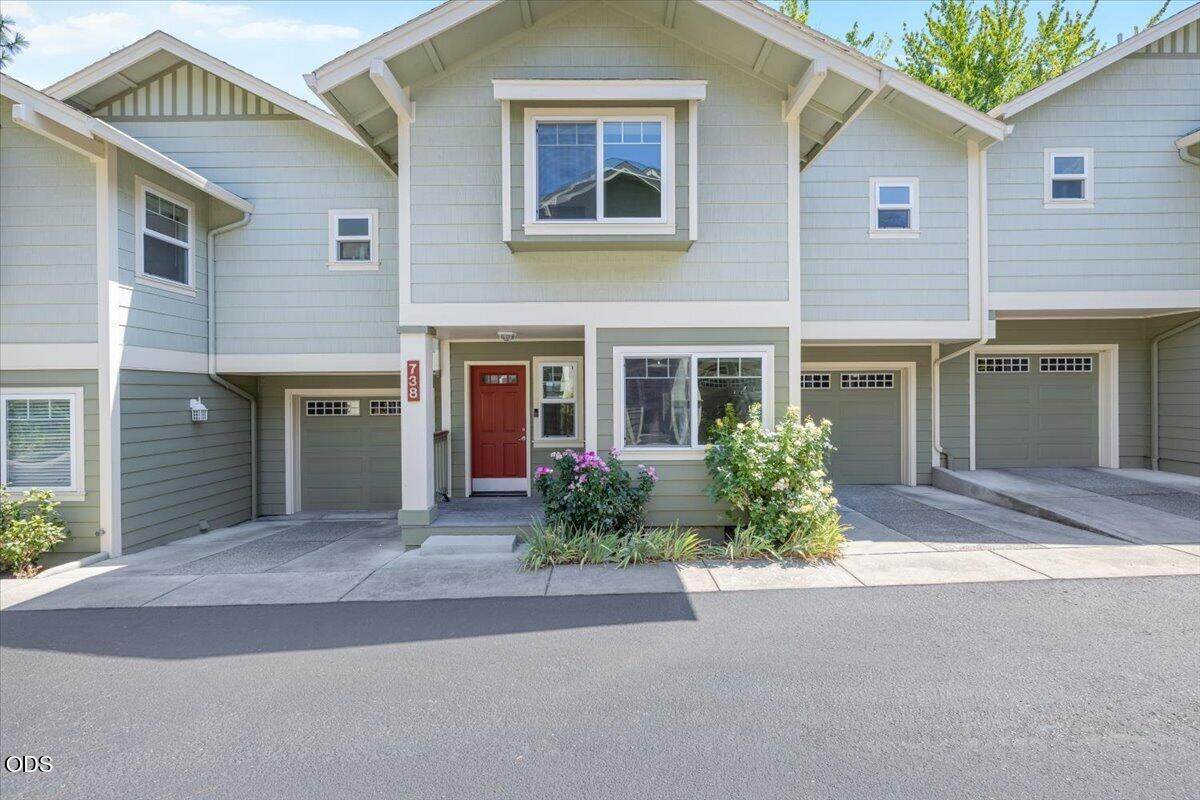 738 Normal Avenue - Photo 1
