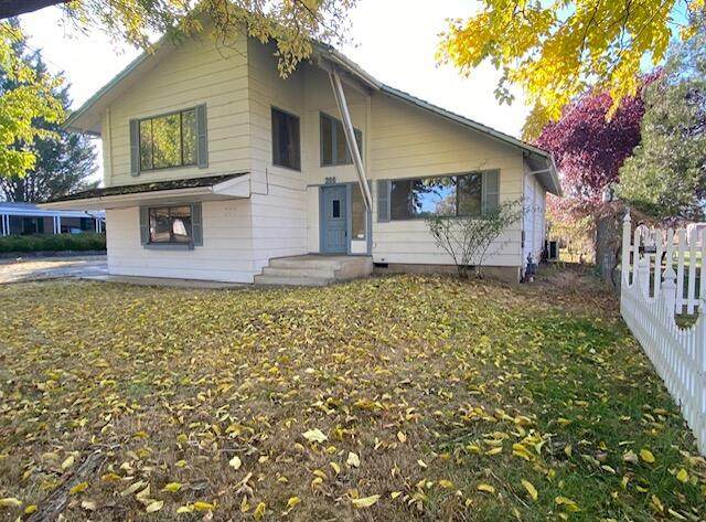 200 Clover Lane - Photo 1