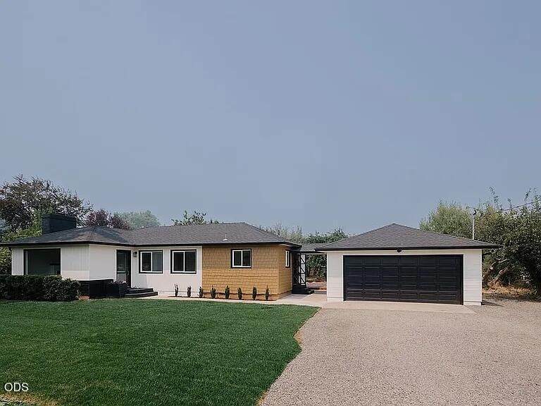 3842 Main Street - Photo 1