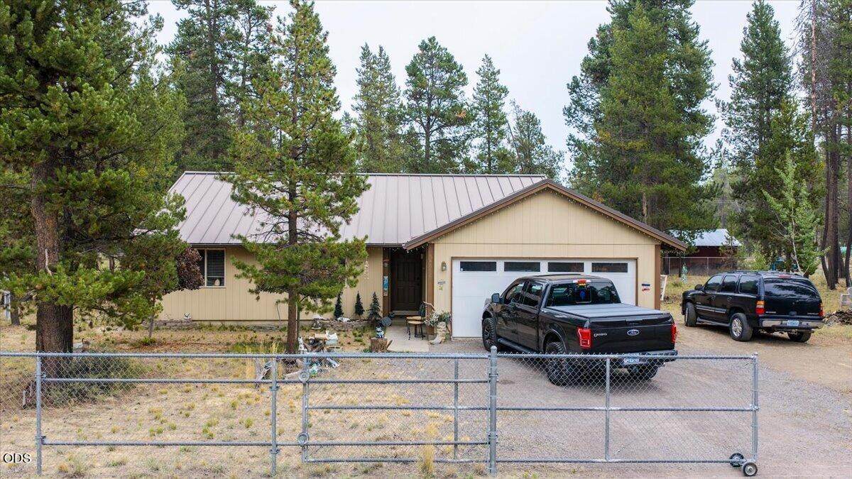 54690 Pinewood Avenue - Photo 1