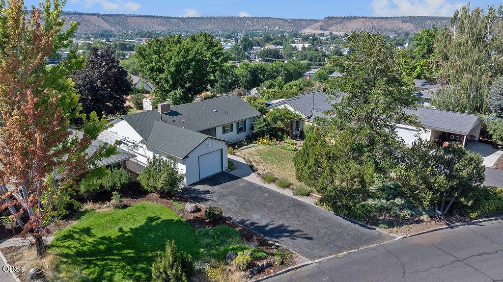 598 Ochoco Avenue - Photo 1