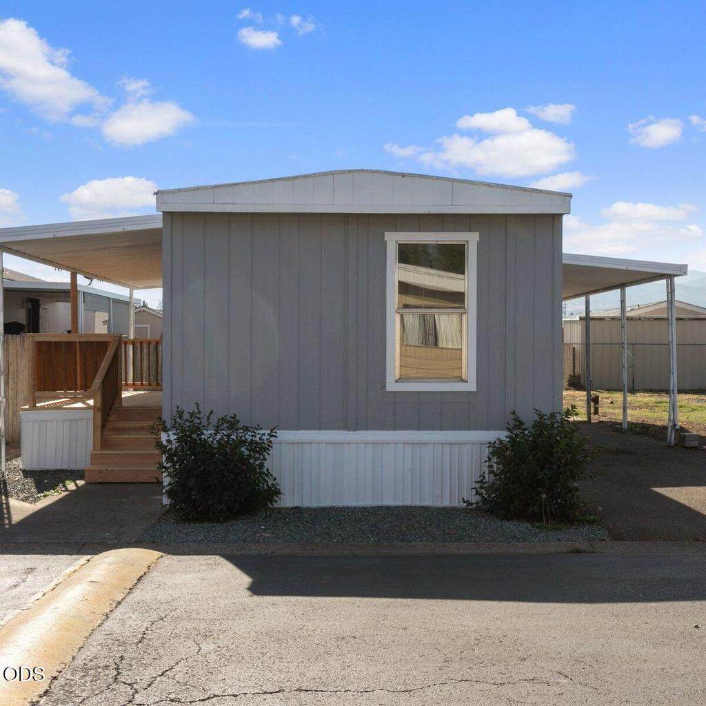 3555 Pacific Highway - Photo 1