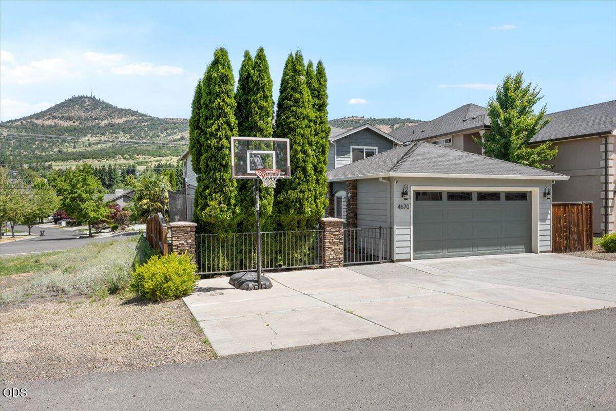 4670 Hillcrest Road - Photo 1