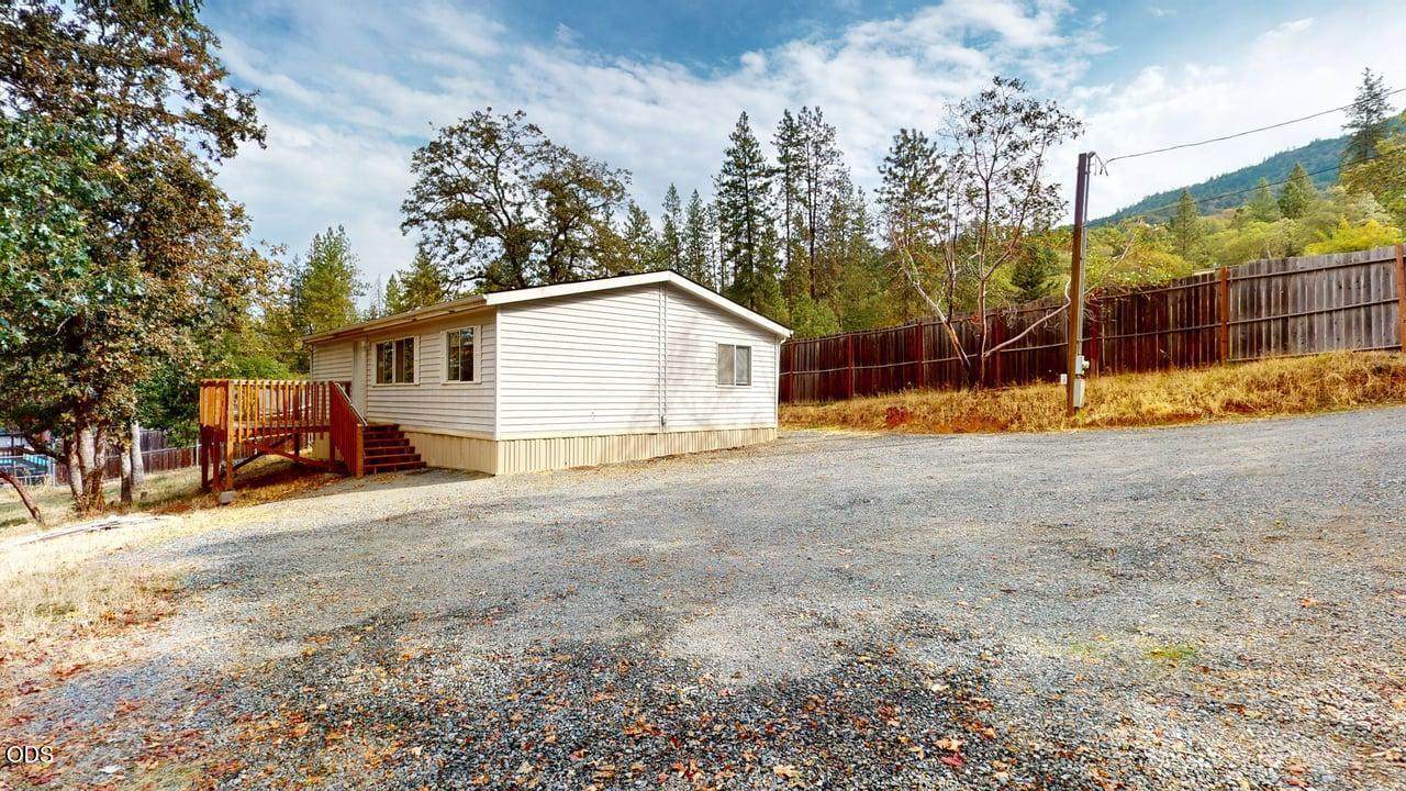 1216 Summit Loop - Photo 1