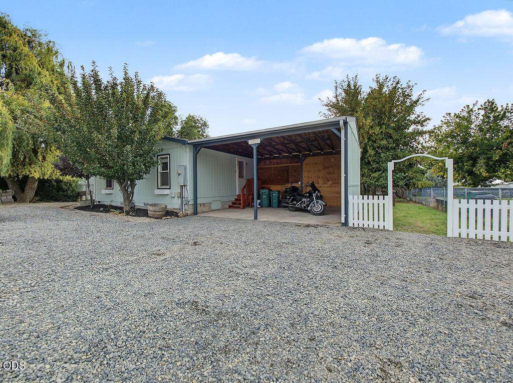 1260 Homedale Road - Photo 1