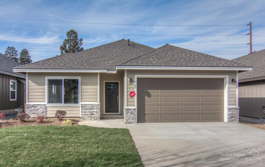 61202 Geary Drive, Bend, OR 97702 (MLS #201606414) :: Birtola Garmyn High Desert Realty