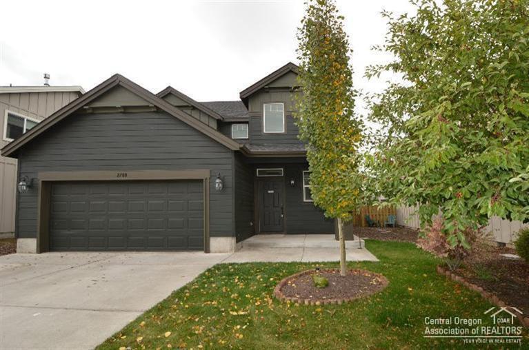 2790 NE Sedalia Loop, Bend, OR 97701 (MLS #201606769) :: Birtola Garmyn High Desert Realty