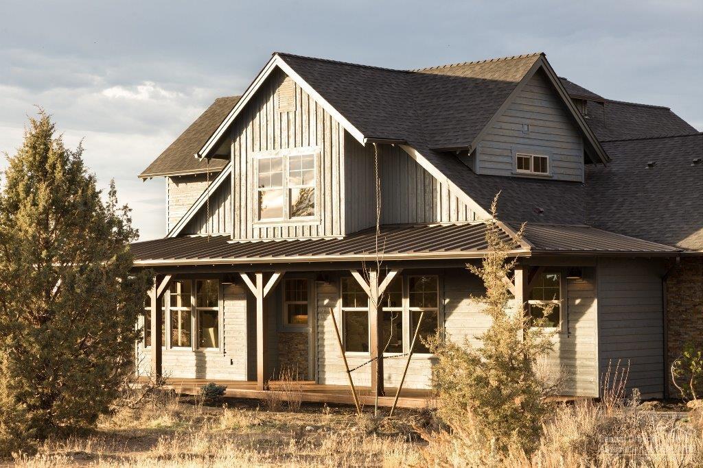 17705 SW Saddle Court, Powell Butte, OR 97753 (MLS #201607444) :: Birtola Garmyn High Desert Realty