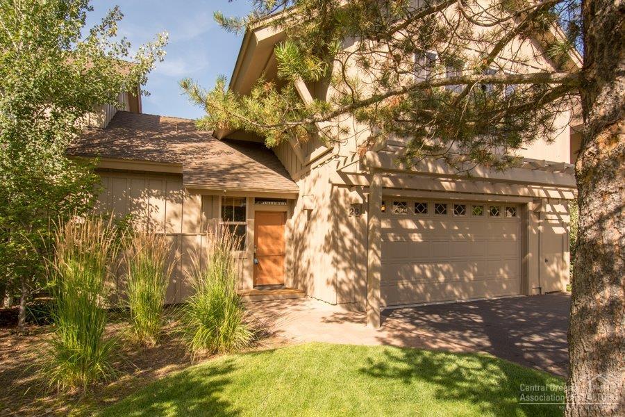 26 Fremont Crossing, Sunriver, OR 97707 (MLS #201608396) :: Birtola Garmyn High Desert Realty