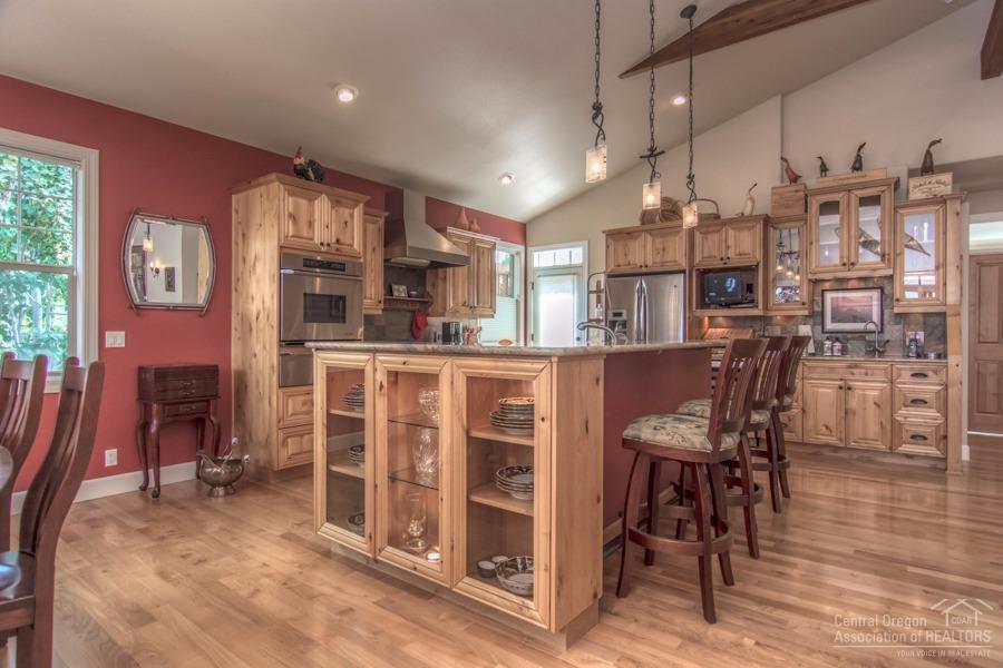 2515 NW Awbrey Road, Bend, OR 97701 (MLS #201609426) :: Birtola Garmyn High Desert Realty