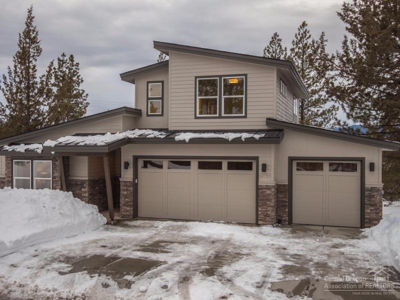 62709 NW Imbler Court #11, Bend, OR 97703 (MLS #201609716) :: Birtola Garmyn High Desert Realty