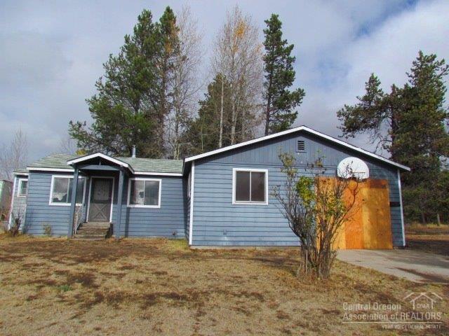 16354 2nd Street, La Pine, OR 97739 (MLS #201610236) :: Birtola Garmyn High Desert Realty