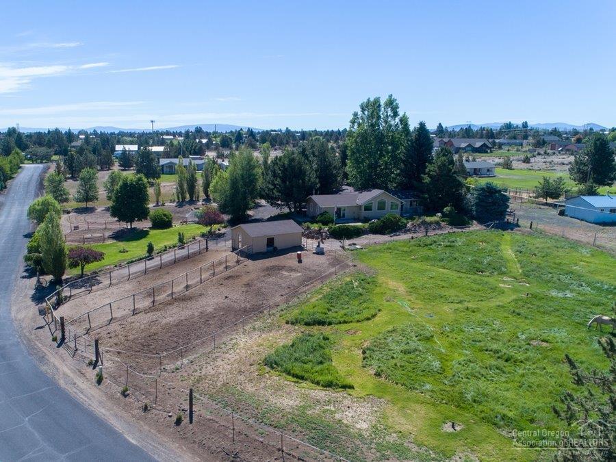 21625 Obsidian Avenue - Photo 1