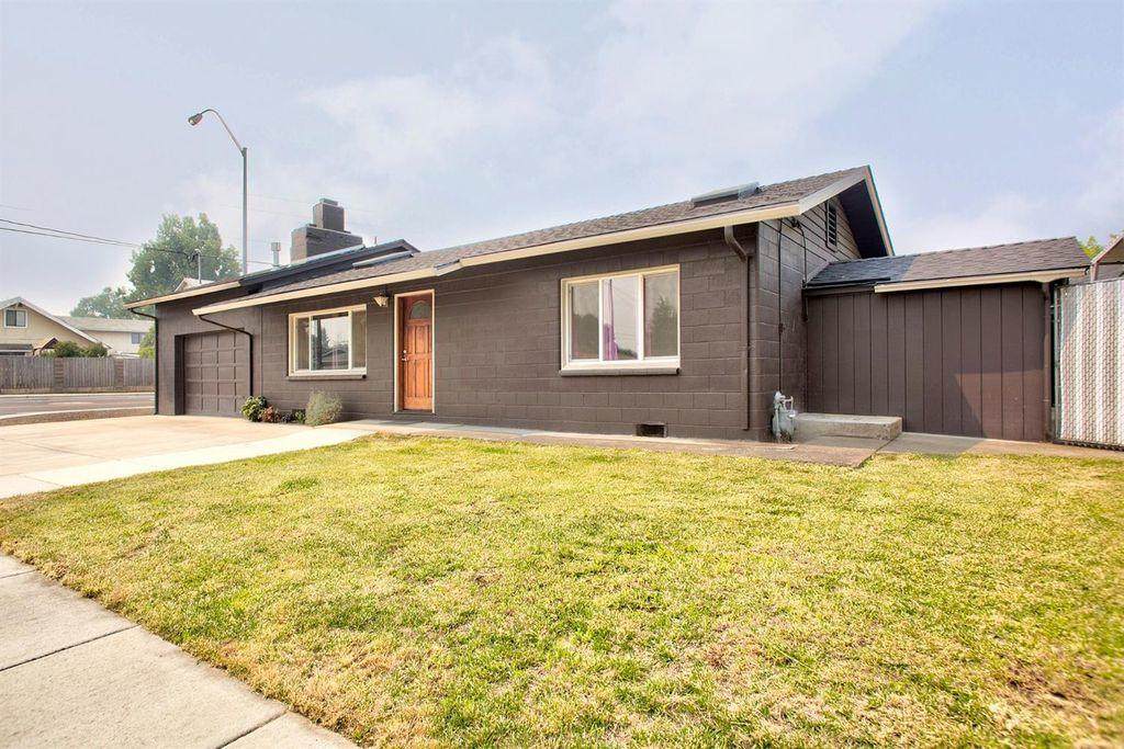 1690 Peach Street - Photo 1