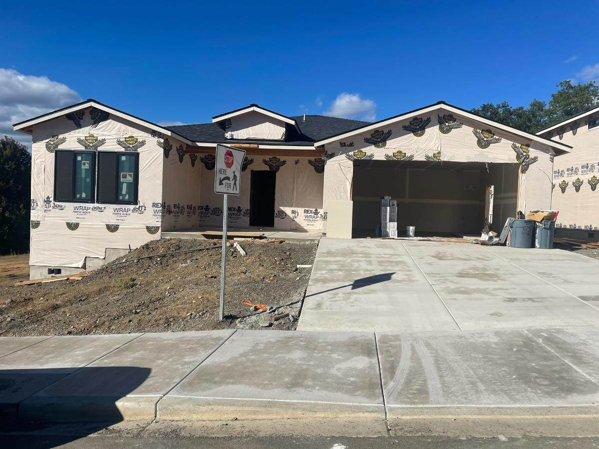 333 Arrowhead Trail - Photo 1
