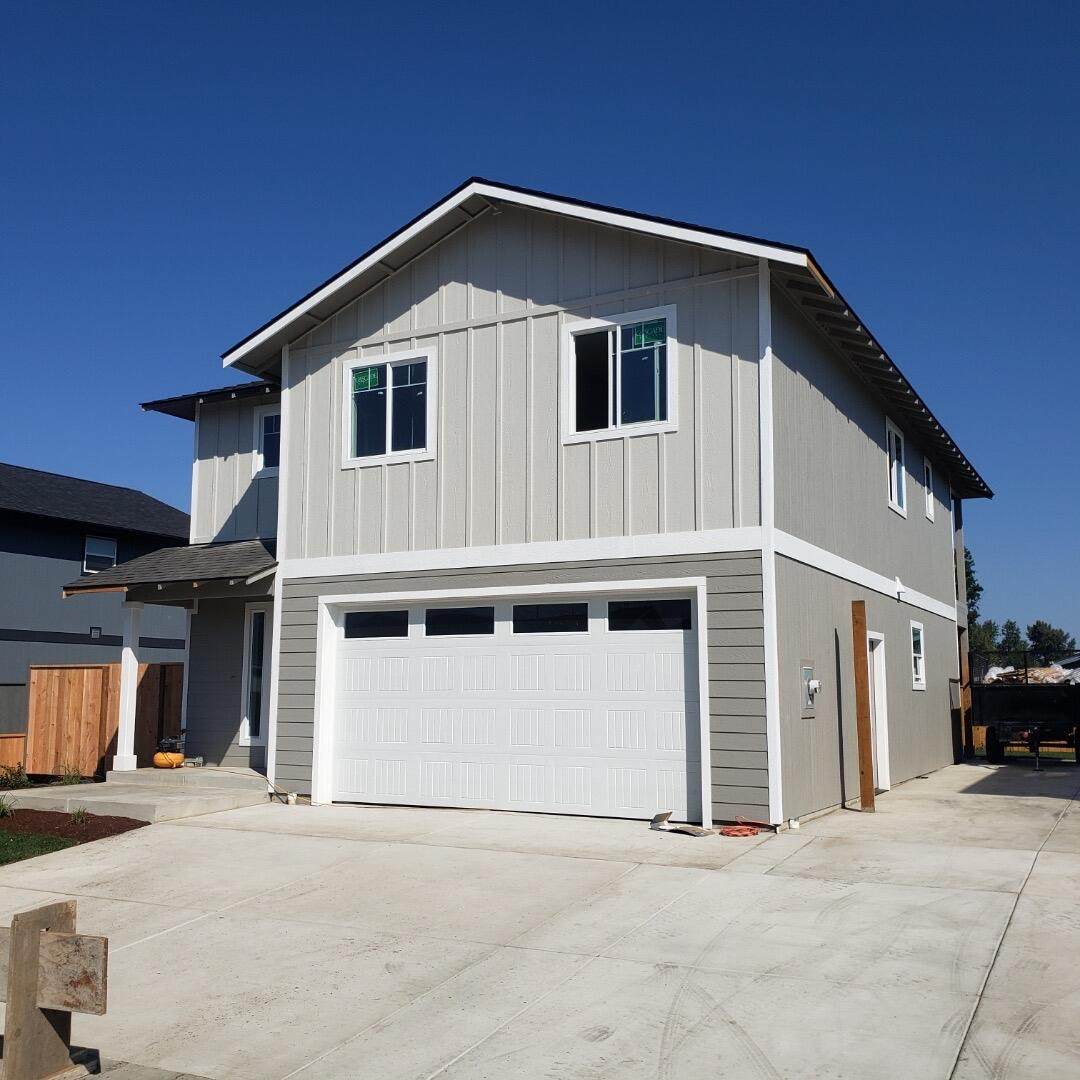 231 Oak Crest Way - Photo 1
