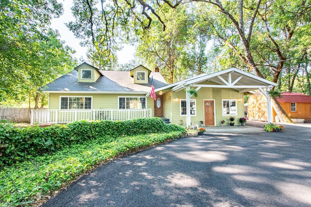 375 Connie Lane - Photo 1