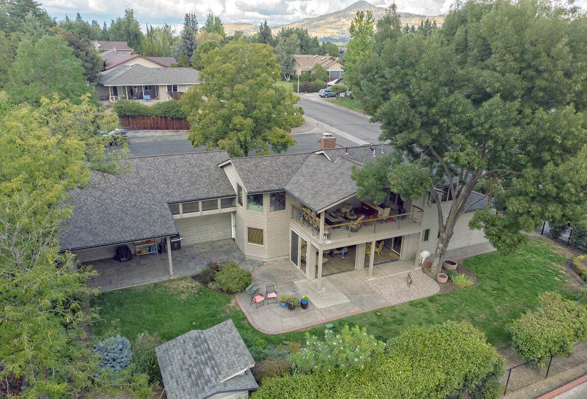 2798 Yvonne Road - Photo 1